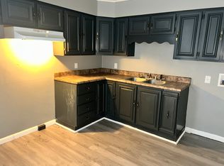 525 Saint Barbara Ln, Cahokia, IL 62206