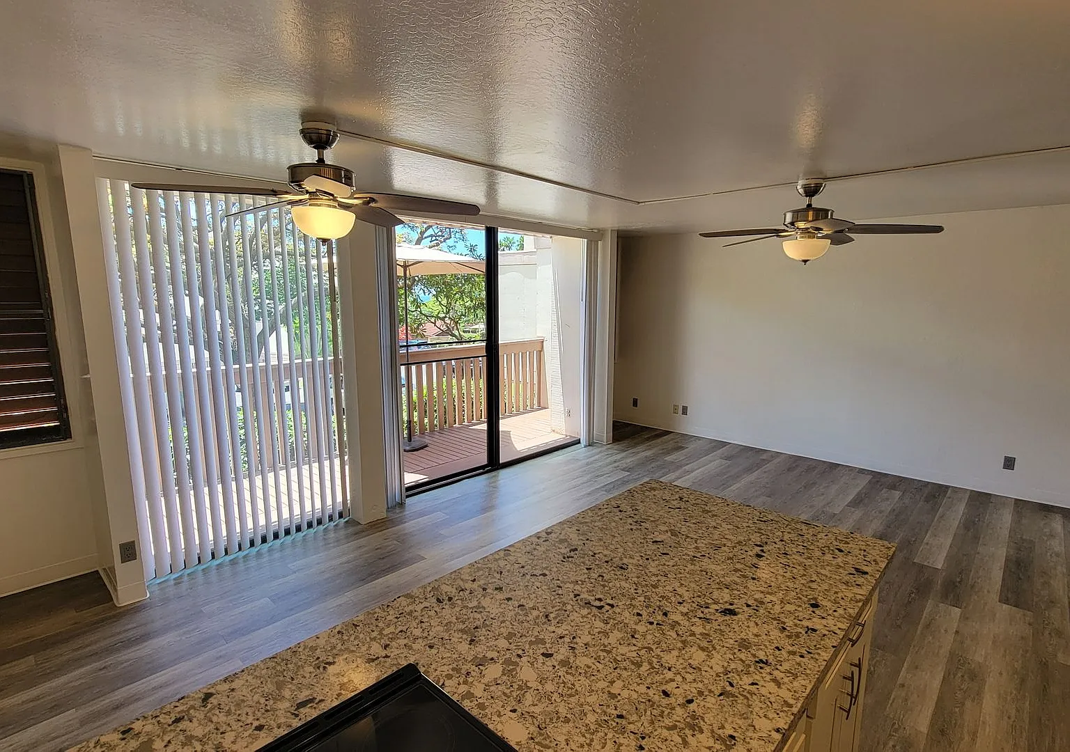 Luxury 2 Bedroom Home in Gated Makaha Valley Plantation. — Photo 3
