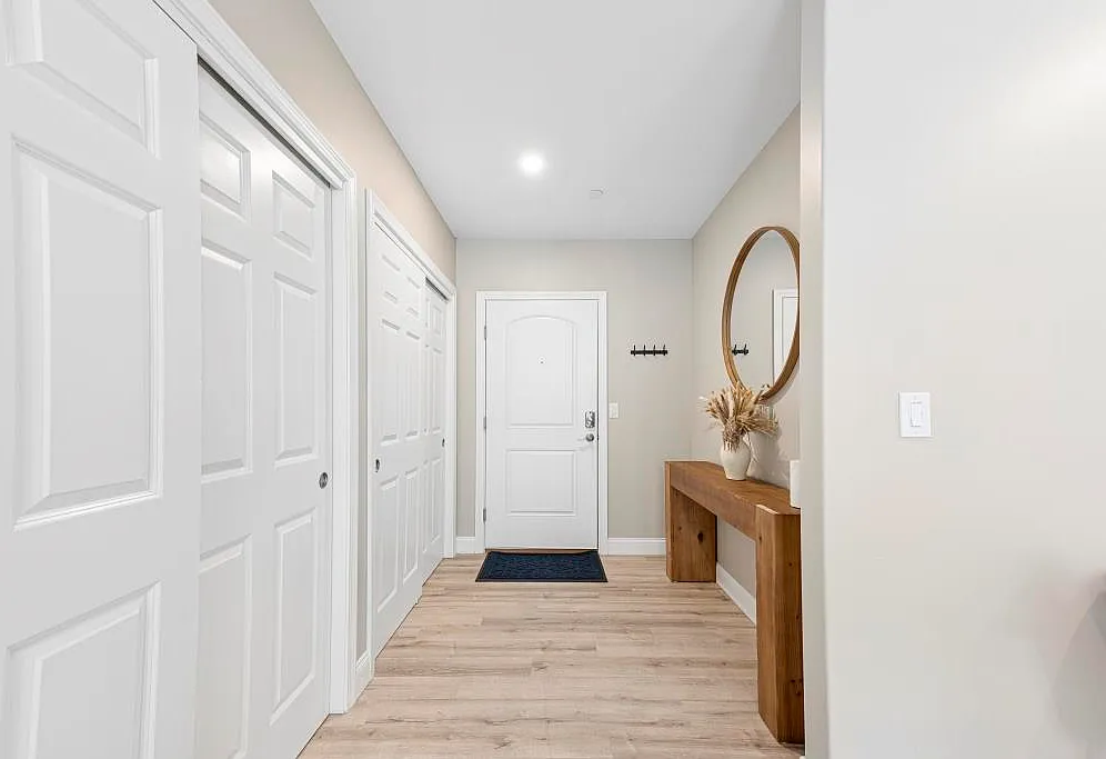6 Jefferson Way — Photo 2