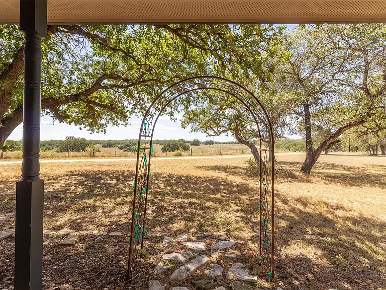 9729 FM 775 — Photo 5