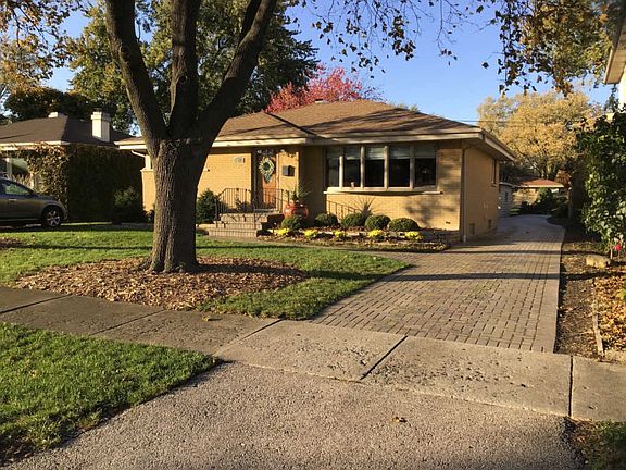 3rd image of 44 Rosemont Ave