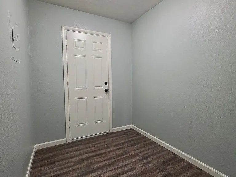 1115 E Parker St — Photo 9