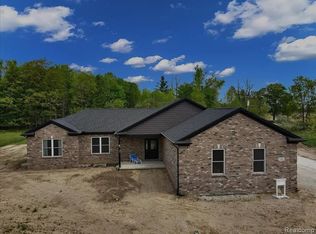 7487 Springshire Ct, Imlay City, MI 48444