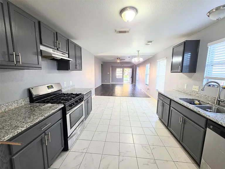 9514 Manorstone Ct — Photo 2