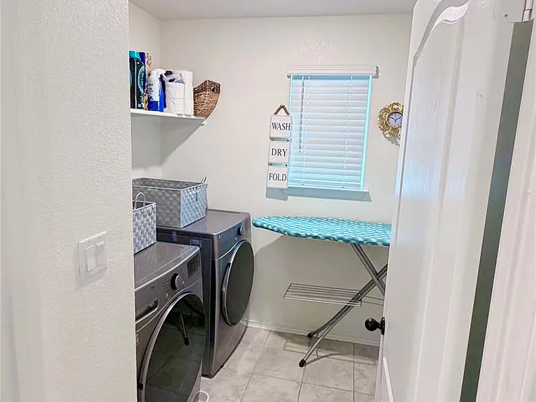 1009 Brambles Dr — Photo 15