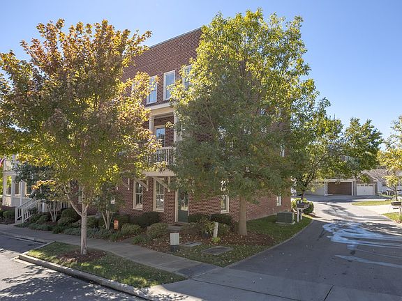 4th image of 419 Henry Russell St