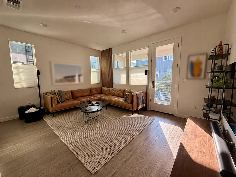1721 Campbell St — Photo 10