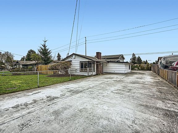3rd image of 11963 SE 160th St