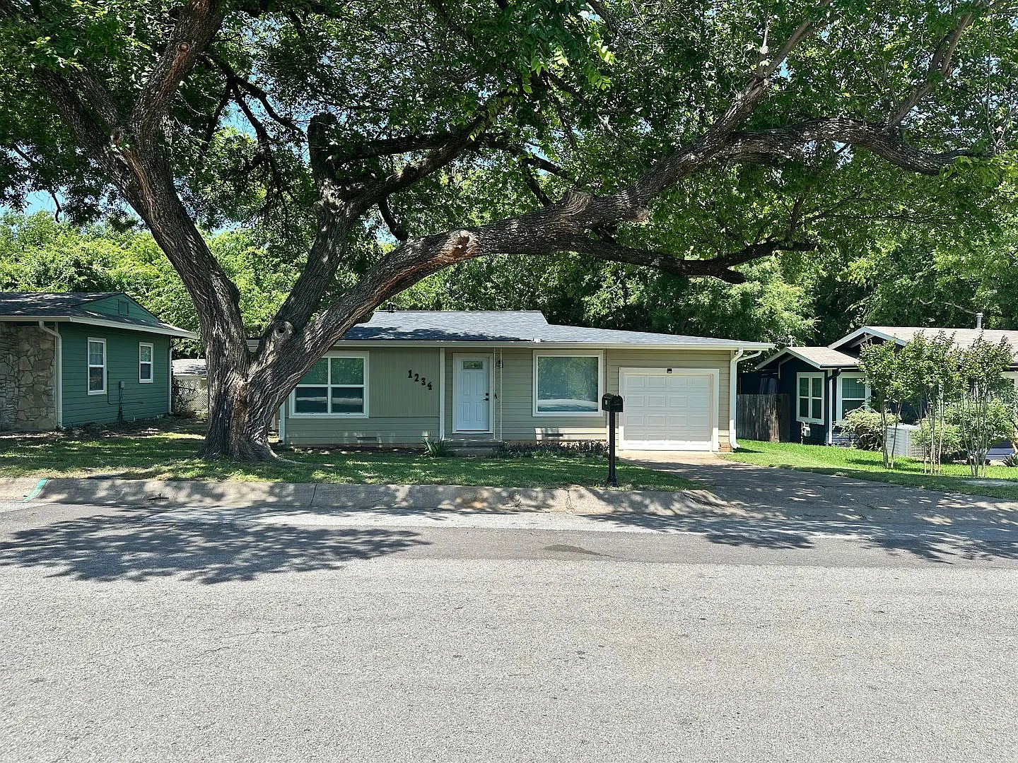1234 S Brazos St. — Photo 2