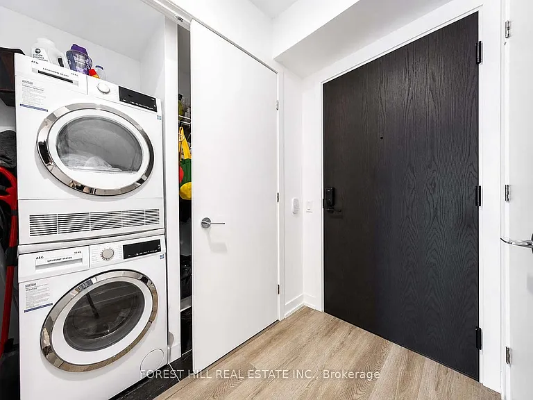 771 Yonge St W #601 — Photo 2