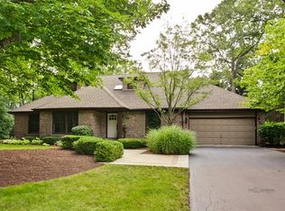 40 Windsor Dr, Lincolnshire, IL