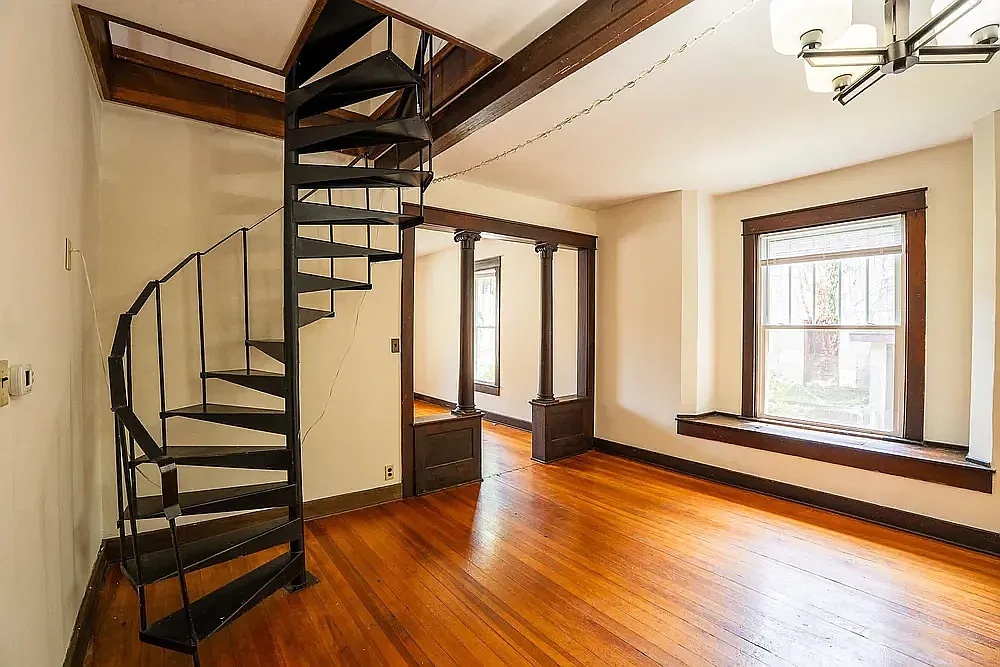 4 bed, 2315 sqft, $4,800 — Photo 4
