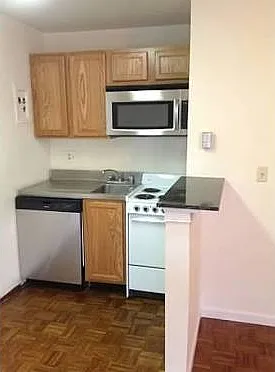 1 bed, 1.0 bath, $1,049 — Photo 2