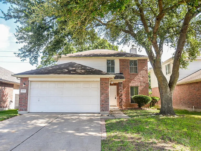 8826 Pecan Place Dr — Photo 1