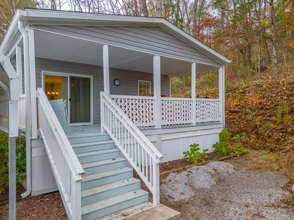 300 Rolling Acres Trl, Franklin, NC 28734
