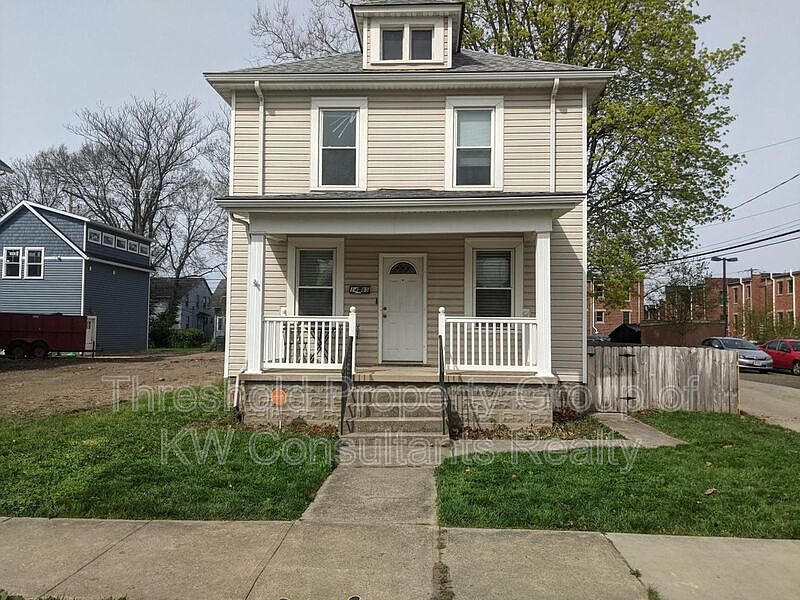1st image of 1485 N 6th St