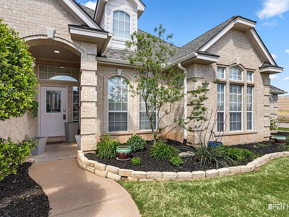 3rd image of 3500 Rugby Ln