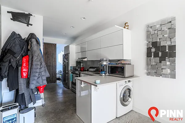 Rented by Pinn Realty | media 14