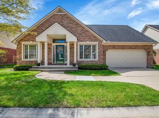 16468 Waverly Cir, Clinton Township, MI 48038