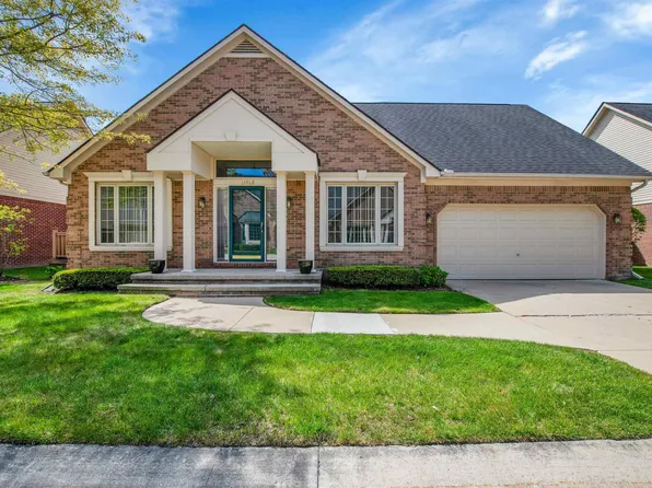 16468 Waverly Cir, Clinton Township, MI 48038