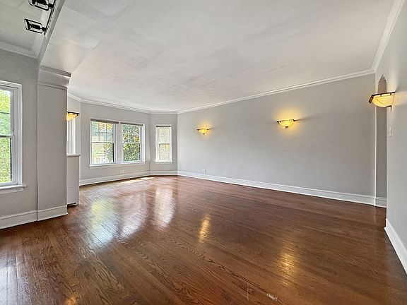 3rd image of 1716 W Estes Ave APT 2E