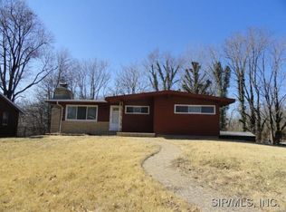 1303 Edgewood Dr, Fairview Heights, IL 62208