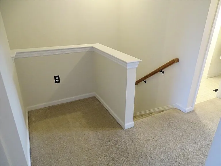 56 N Village Cir — Photo 14