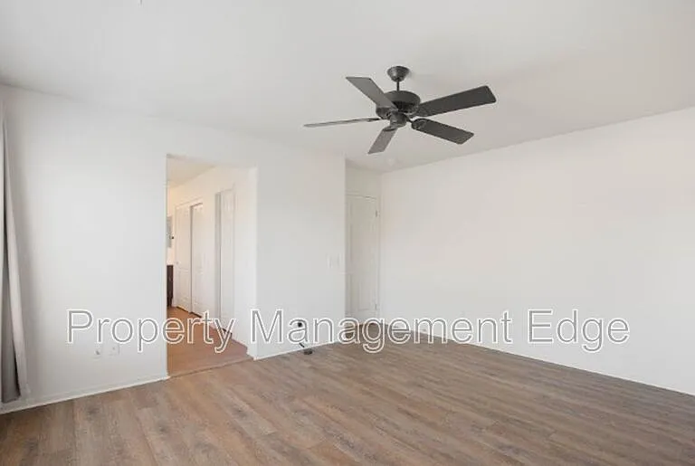 23536 Silverwood St — Photo 18