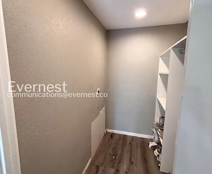 1243 N Washington St #402 — Photo 20