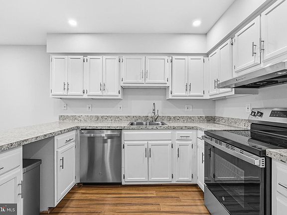 5th image of 2009 Headlands Cir