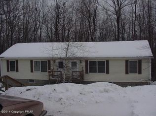 16 Brookeville Ter, Mount Pocono, PA 18344