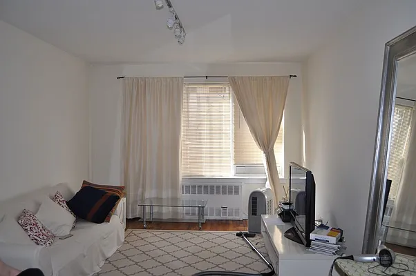 Rented by Sky Management | media 26