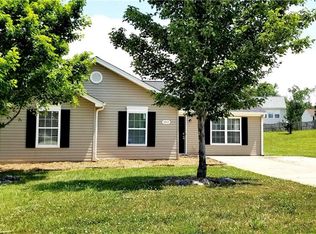 3505 Throughbrook Ct, Greensboro, NC 27405