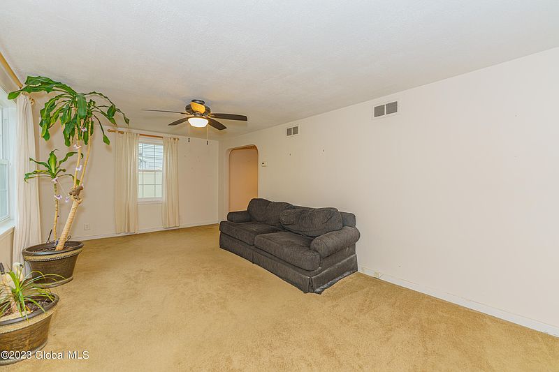 5th image of 2107 Fiero Avenue