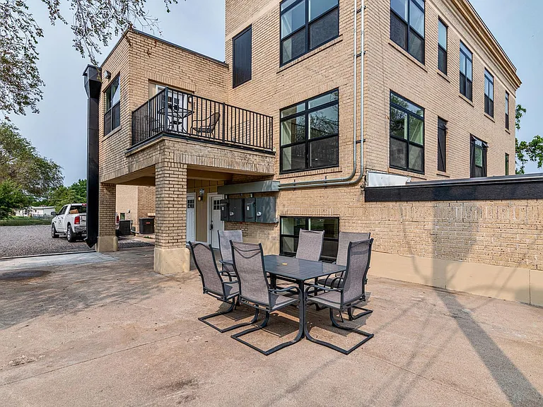 916 S 7th Ave — Photo 11