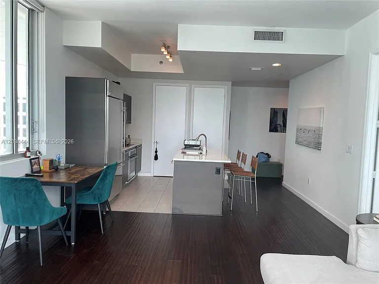 55 SE 6th St #Penthouse 4307 — Photo 8