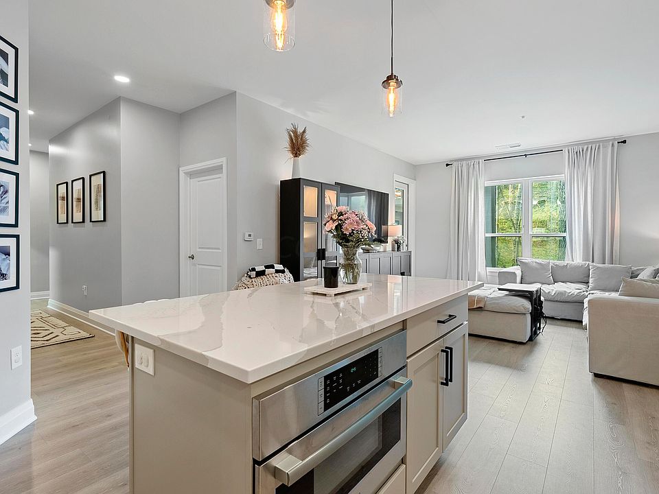 1st image of 6633 Dale Dr Unit 313