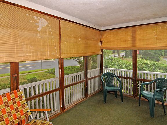 SCREENED PORCH
