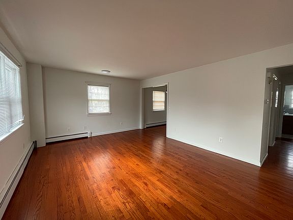 1st floor Living rm/Dining area