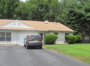 7 Wyndmoor Dr, Hightstown, NJ 08520