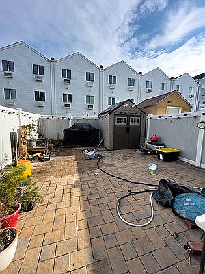 5th image of 108 Dolphin Ct Unit A