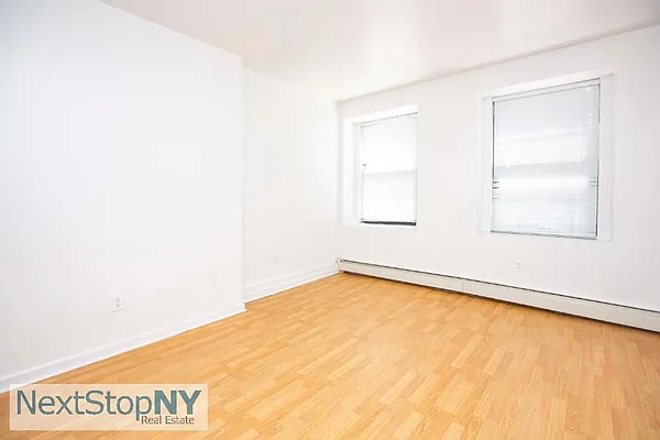 Rented by NextStopNY | media 9