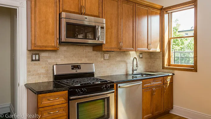 Rented by Garfield Realty  | media 18