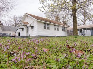 104 W 3rd St, Gentry, AR 72734