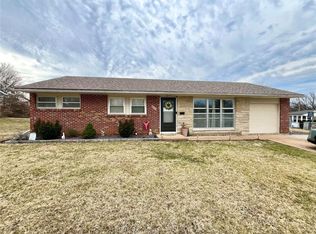 607 Edgewood Ln, Festus, MO 63028