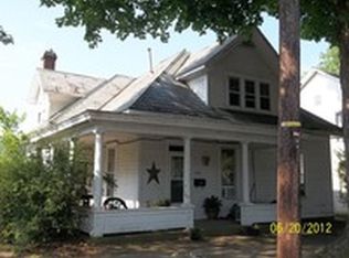 526 E Bell Ave, McConnelsville, OH 43756