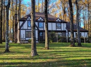 7 Chester Woods Dr, Chester, NJ 07930