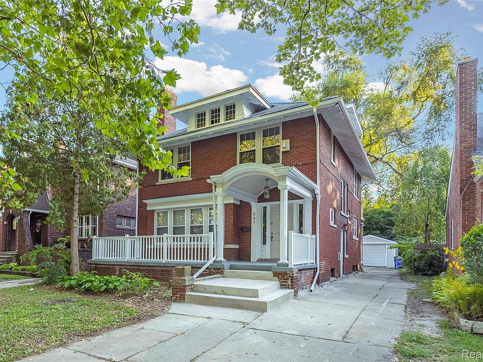 1st image of 561 Lakewood St