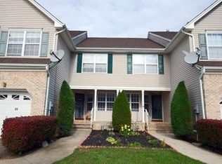 55 Heatherwood Dr, North Brunswick, NJ 08902