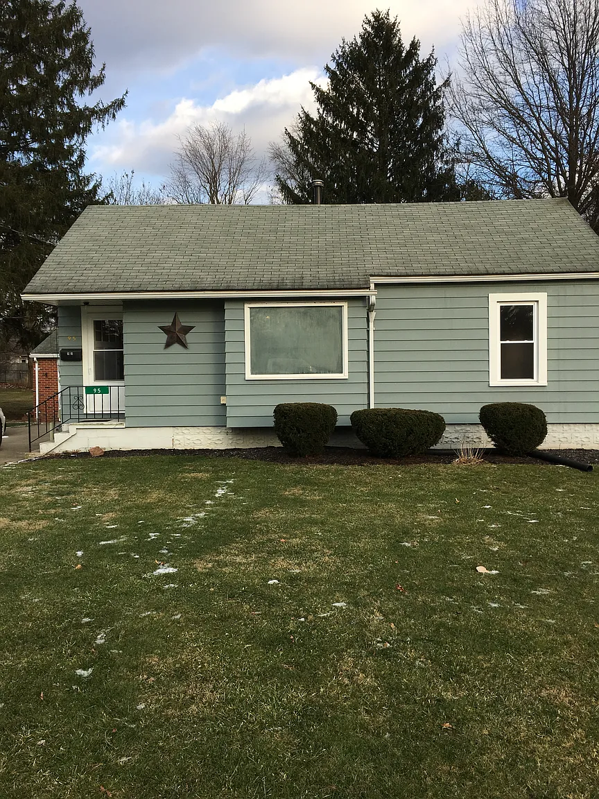 95 Maple Ln photo 1